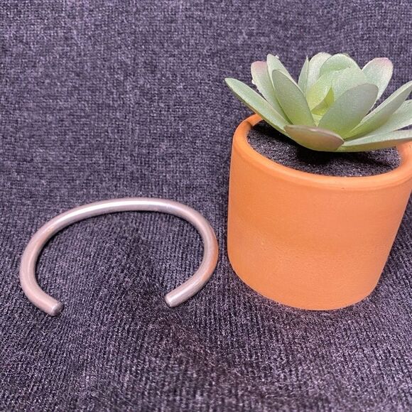 Stainless Steel Unisex Cuff hand forged - Picture 3 of 6